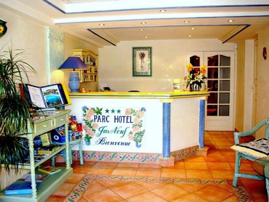โฮเทล จาส เนิฟ Hotel แซ็งต์-แมกซีม ภายนอก รูปภาพ